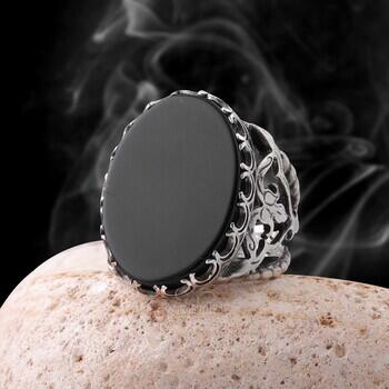 Siyah Onix Taşı Kenarları Hilal Motifi İşlemeli 925 Ayar Gümüş Yüzük - Osmanlı Pazar