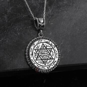 Siyah Zirkon Taş Süslemeli 925 Ayar Gümüş Mührü Süleyman El Yazması Kolye - Osmanlı Pazar